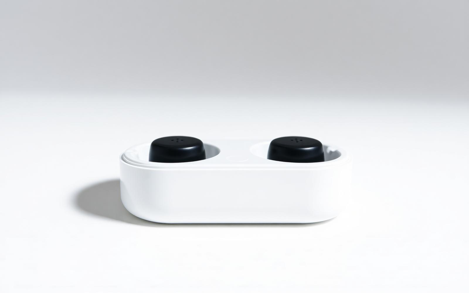Auricolari wireless TVE Easy Audio nella loro custodia di ricarica